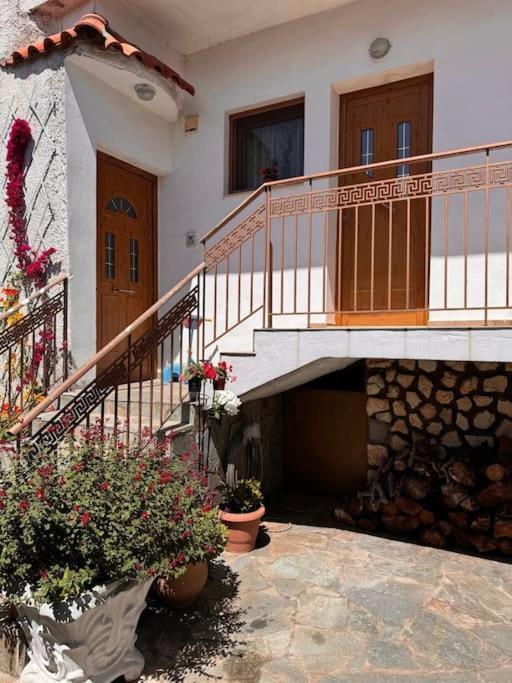 Family Woodland Oasis Vipgreece Lejlighed Kírinthos Eksteriør billede